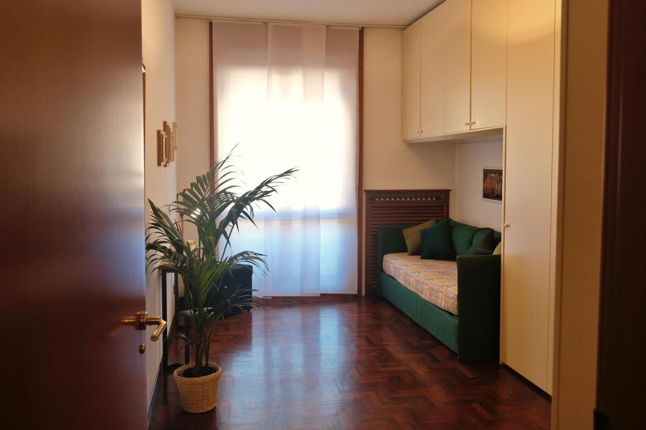 Best Way Rent - Apartments Near Tre Torri District ミラノ エクステリア 写真