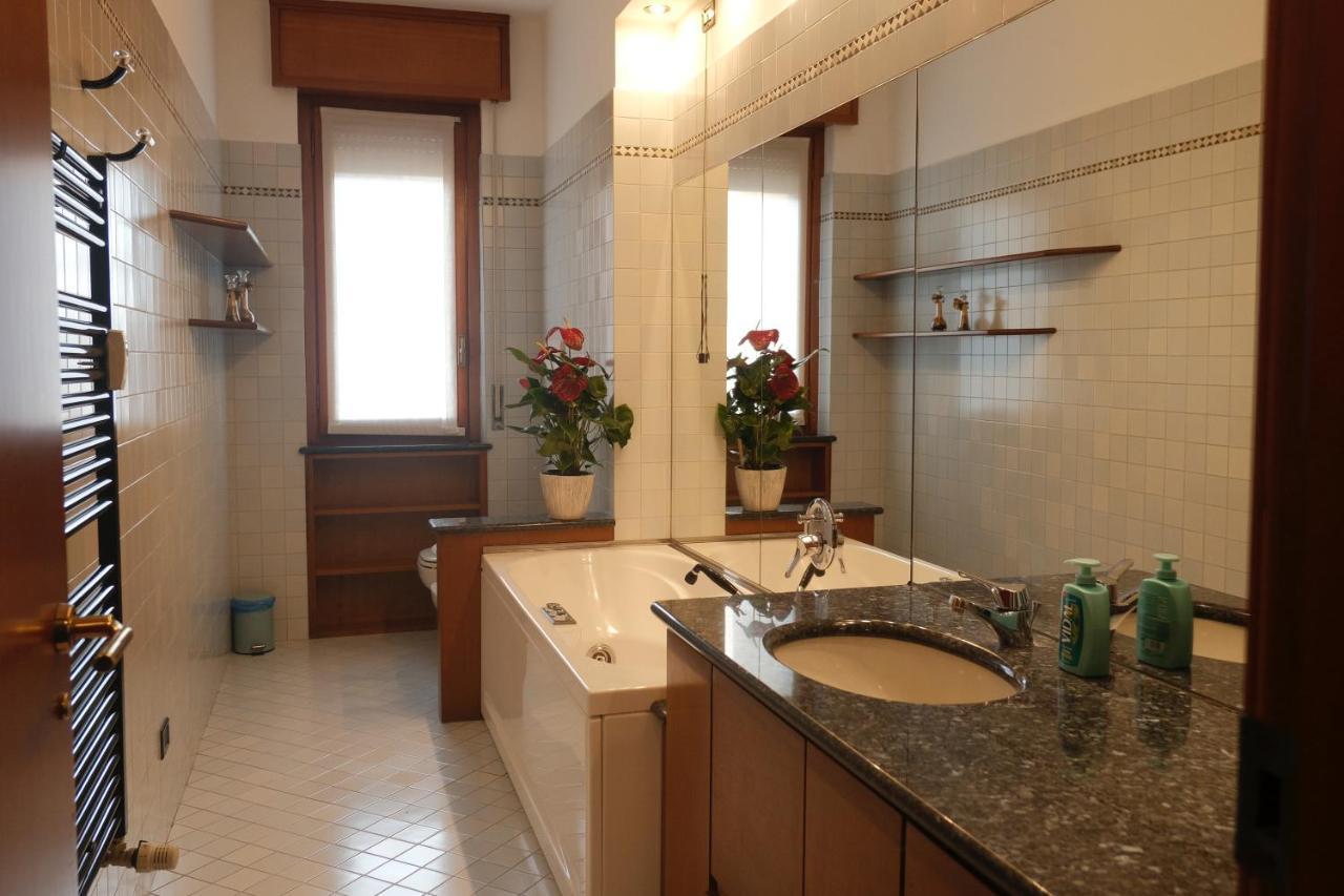 Best Way Rent - Apartments Near Tre Torri District ミラノ エクステリア 写真