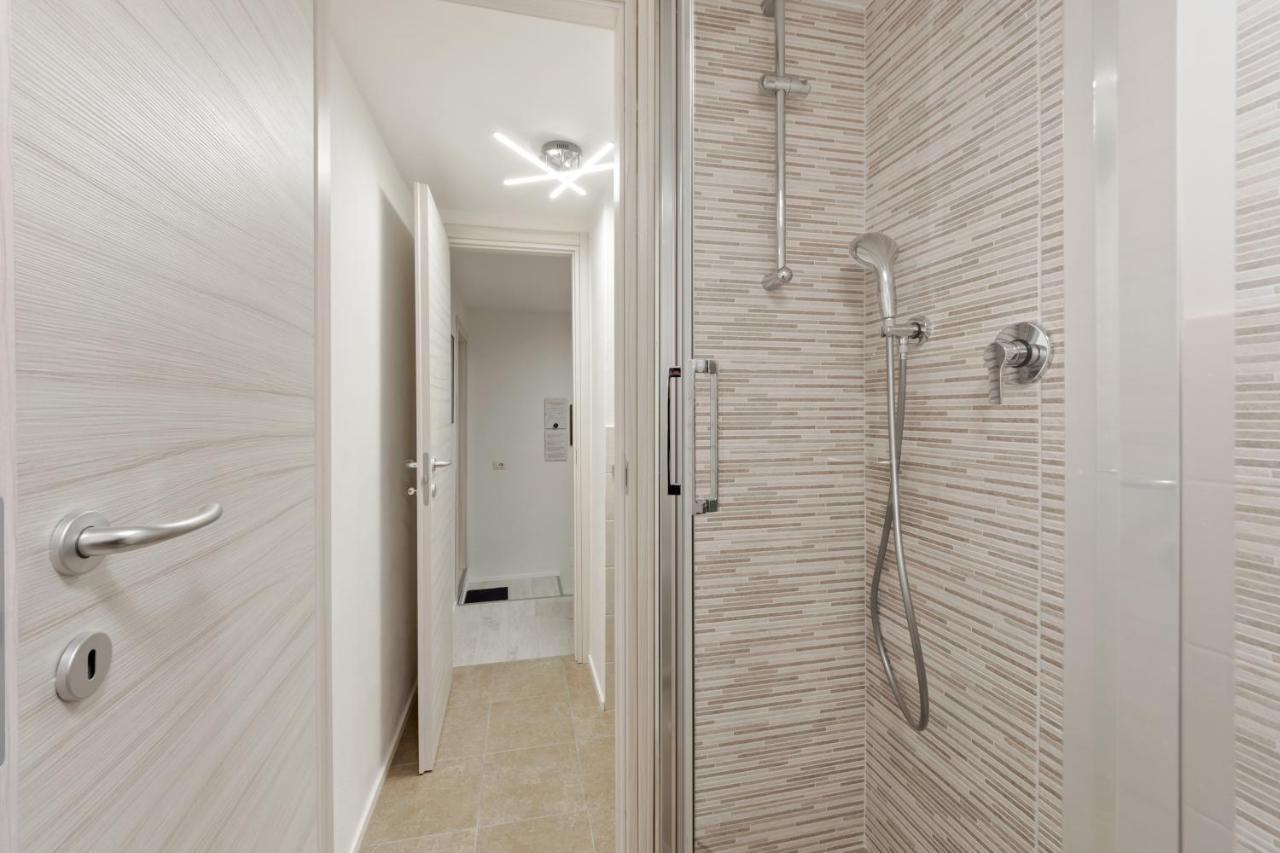 Best Way Rent - Apartments Near Tre Torri District ミラノ エクステリア 写真